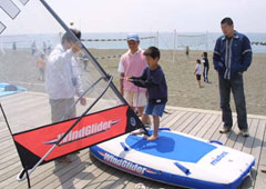 �Ђ���r�[�`�N���u�̃����o�[