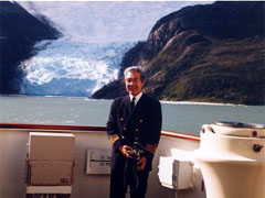 �A���X�J�̕X�͂̑O��