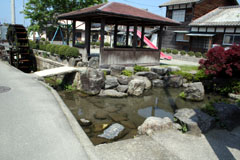 ���Ɉ͂܂ꂽ����