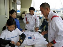 ����T�V���c�̔̔�