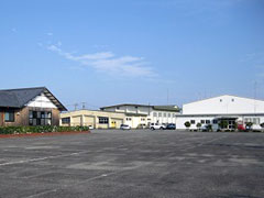 �C�m�Z���^�[�{��