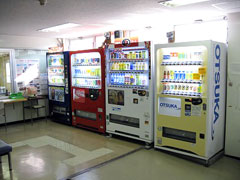 �s���̈�قɐݒu���ꂽ�T�[�r�X�ݔ�