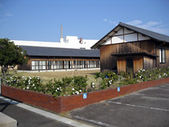 ���h�⌤�C�Ȃǂɗ��p����Ă���h���{��