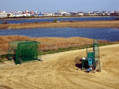 �s���𗬂�鏟�Y��̉͌��t��