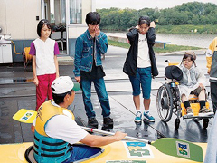 �{��w�Z�̎����ɃJ�k�[�̏�����������C�m�Z���^�[�̃X�^�b�t