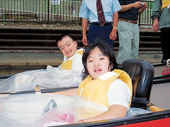 �J�k�[���Q���ׂ��o���D�ɂ͍��֎q��݂��ĎԈ֎q�̎q�ɑΉ�