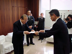 ����������ŏ���������ʒm�������_�����ɓn����܂���