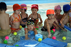 �ʐ^�F�A�N�A���Y�����󂯂�q�ǂ�����