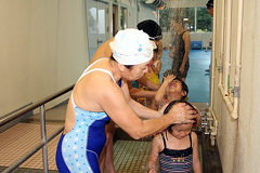 �ʐ^�F�q�ǂ������̑̂�􂤎w�����̊F����