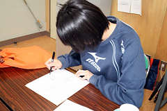 �ʐ^�F�F���ɃT�C��������R������