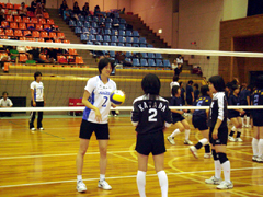 �ʐ^�F�u���s���̑̈�قŎq�ǂ��������w������R������