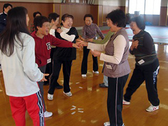 �ʐ^�F����҂��̈�قŏΊ�ŉ^����