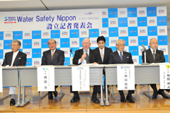 �ʐ^�F�v�r�m�ݗ��L�Ҕ��\��ɏo�Ȃ����~���[���[��