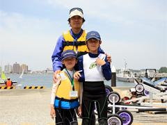 �ʐ^�F�{�����e�B�A�Ŏw���ɗ�ގO���u����Ƃ��q����