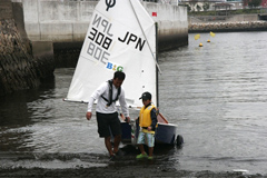 �ʐ^�FOP���b�g�̏�ˍ�Ƃ��ꏏ�ɍs���e�q