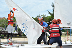 �ʐ^�F���C���ƈꏏ�ɂȂ��ă}�X�g���Ă̍�Ƃ��s���d����