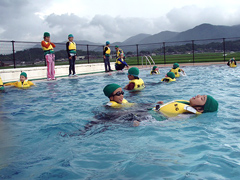 �ʐ^�F�v�[���Ń��C�t�W���P�b�g�̒��p��̌�����q�ǂ�����