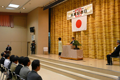 �ʐ^�F�C�ے������܂̕\�����󂯂�C�ۃL���X�^�[�l�b�g���[�N