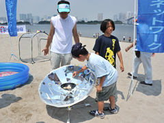 �ʐ^�F���z�M�Ń|�b�v�R�[�����̎�����