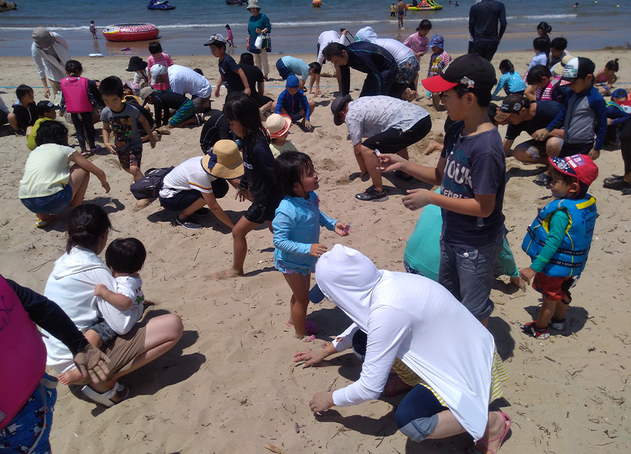 〇砂場de宝探し　砂浜に隠されたお宝を探し当てよう！ 
