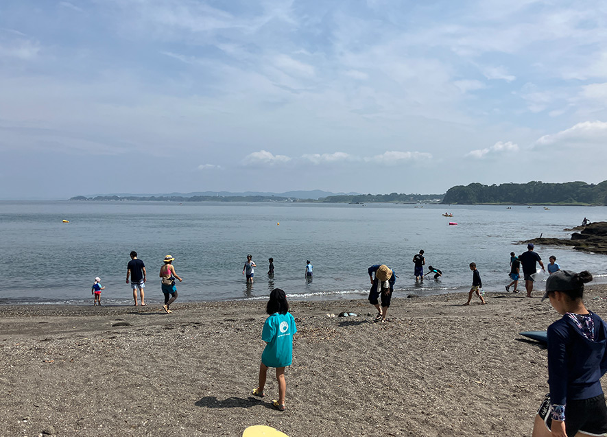 参加者全員でゴミ拾い