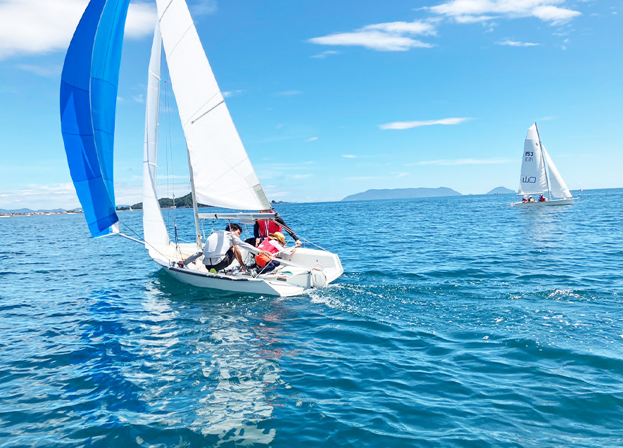 トップセイラーと一緒に高速ヨット体験