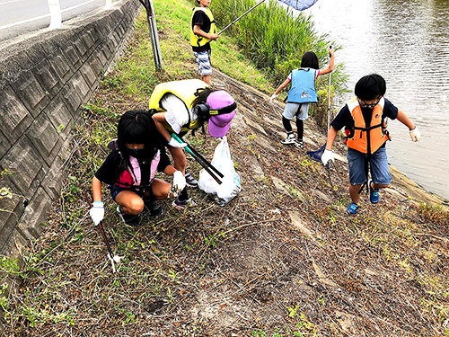 めだかっこクラブにて清掃活動