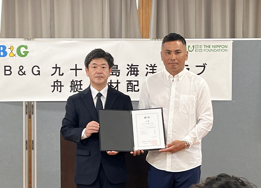 市木氏（右）、岩井常務（左）