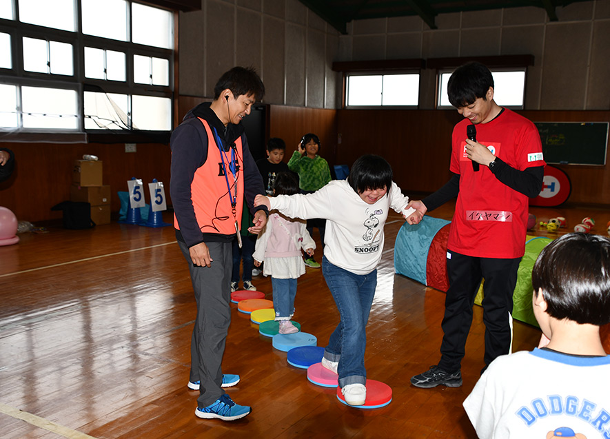 サーキット遊びで準備運動