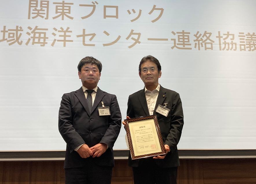 明和町 冨塚町長（右）