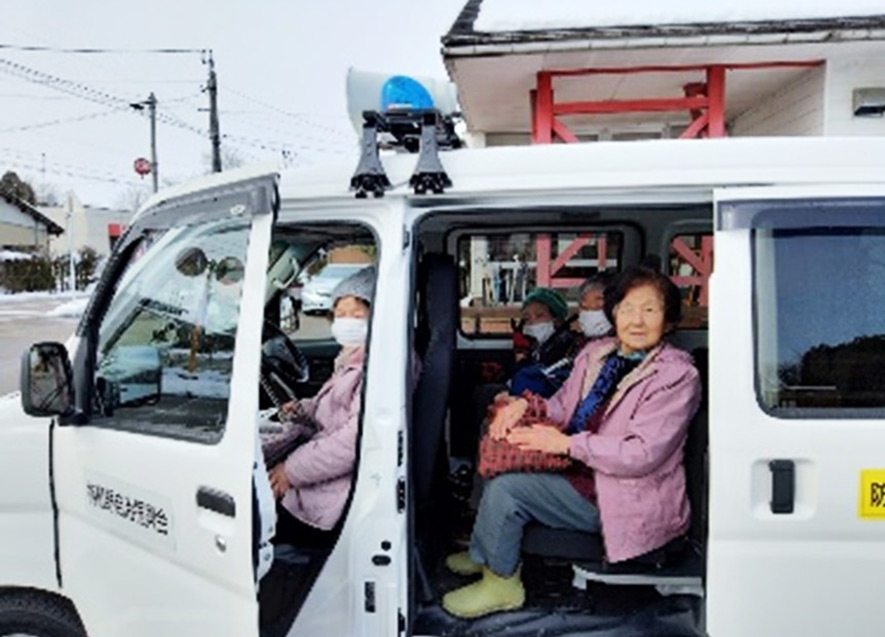 高齢者の地区内の移動をサポート