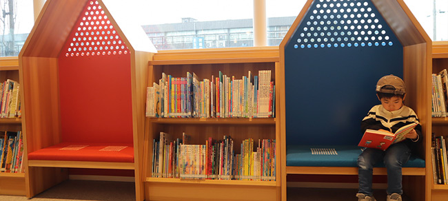 とんがりベンチ